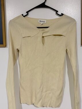 &merci Cream Ribbed Long-Sleeve Top with Keyhole Twist